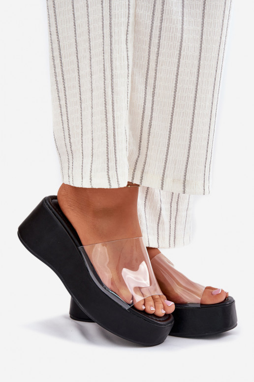 Moteriškos šlepetės Z Transparentnym Juostelėsem Ant pleišto juodos spalvos Meltiana