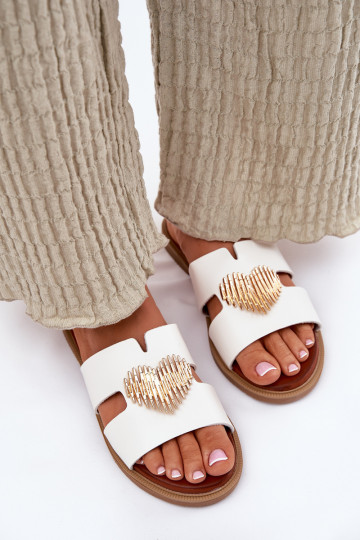 Moteriškos šlepetės su plačiais kulniukais su aukso spalvos detalėmis baltos spalvos Karinma