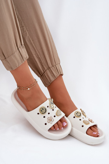 Moteriškos šlepetės Lengvos šlepetės Z Przypinkami Vinceza 76055 baltos spalvos