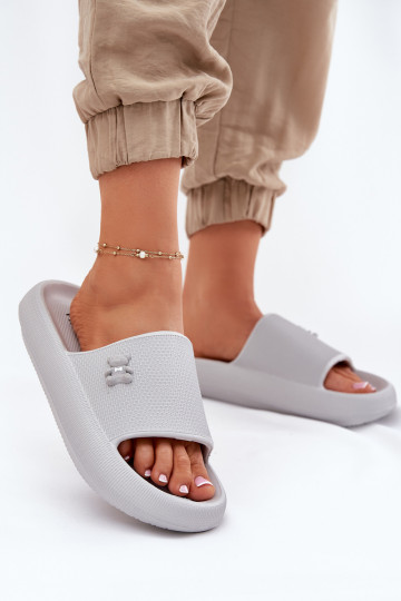 Lengvos šlepetės Moteriškos šlepetės su platforma Su Meškiuku Vinceza 75210 pilkos spalvos 2