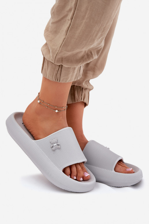 Lengvos šlepetės Moteriškos šlepetės su platforma Su Meškiuku Vinceza 75210 pilkos spalvos