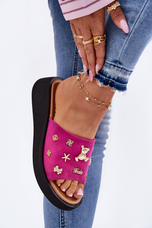 Moteriškos zomšinės šlepetės Z Przypinkami Vinceza 66741 rožinės spalvos