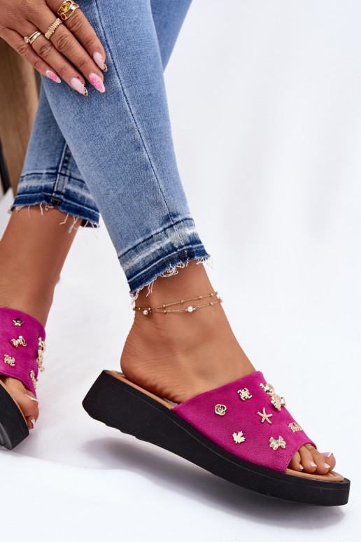 Moteriškos zomšinės šlepetės Z Przypinkami Vinceza 66741 rožinės spalvos