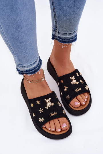 Moteriškos zomšinės šlepetės Z Przypinkami Vinceza 66741 juodos spalvos