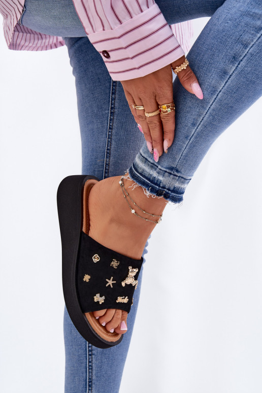 Moteriškos zomšinės šlepetės Z Przypinkami Vinceza 66741 juodos spalvos