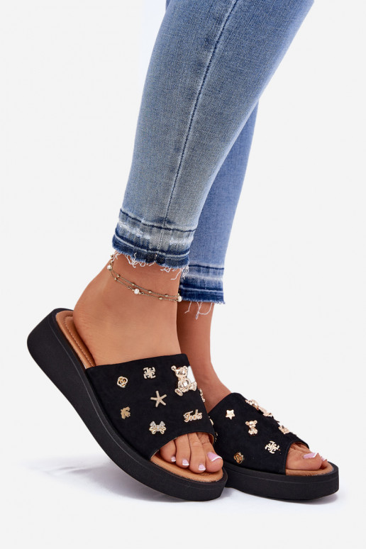 Moteriškos zomšinės šlepetės Z Przypinkami Vinceza 66741 juodos spalvos