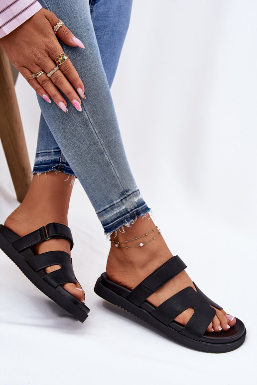 Moteriškos šlepetės Z su limpančiu užsegimuem Vinceza 17401 juodos spalvos