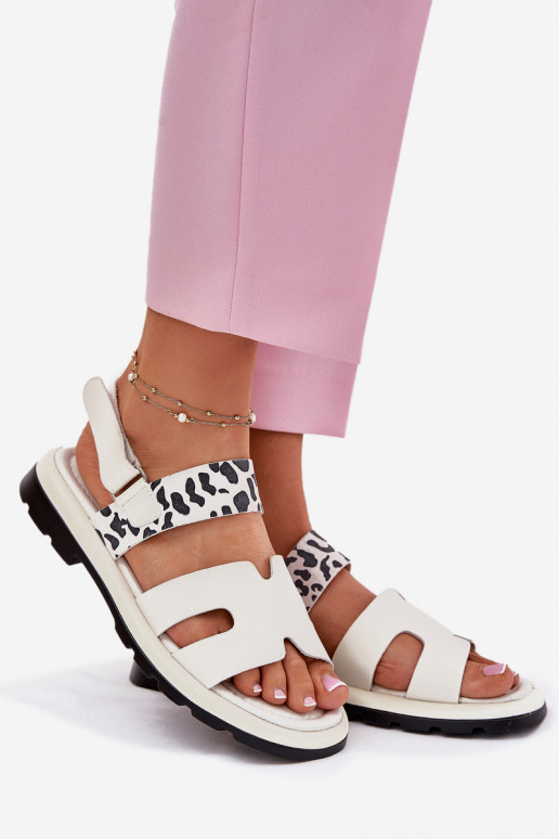 Moteriškos basutės Moteriškas su plačiais kulniukais su leopardo kailio raštais Vinceza 66780 smėlio spalvos Moteriškos basutės Moteriškas su plačiais kulniukais su leopardo kailio raštais Vinceza 66780 smėlio spalvos