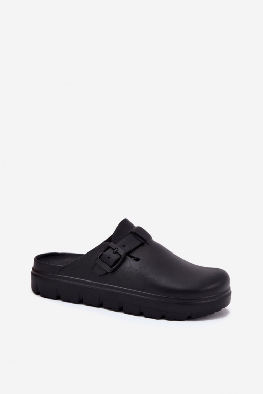 Lengvos šlepetės Moteriškos šlepetės su dirželiais I su sagtimis juodos spalvos Larinie