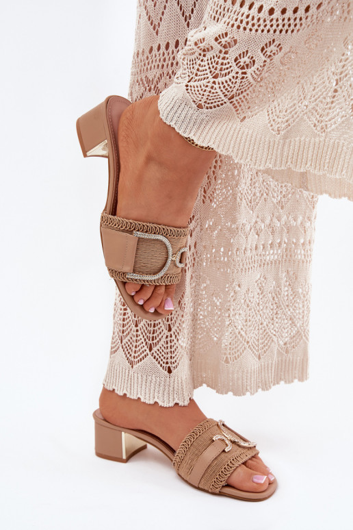 Moteriškas Šlepetės su kulniukais Su puošniais Detalem smėlio spalvos Julinemi