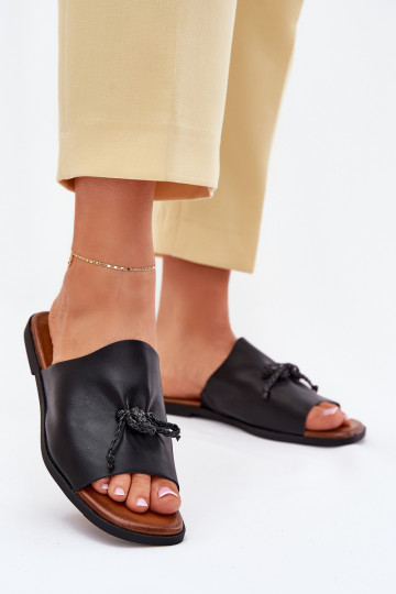 Moteriškos šlepetės su plačiais kulniukais Su puošniais INiązaniem juodos spalvos Norela