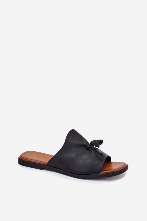 Moteriškos šlepetės su plačiais kulniukais Su puošniais INiązaniem juodos spalvos Norela