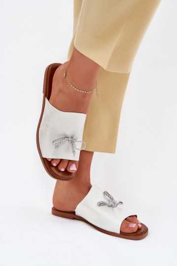 Moteriškos šlepetės su plačiais kulniukais Su puošniais INiązaniem sidabro spalvos Norela