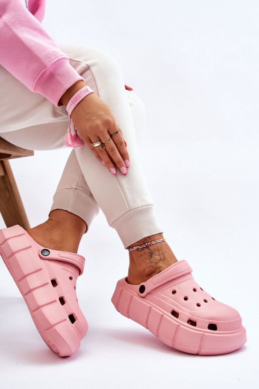 Crocs tipo šlepetės su paaukštinta platforma rožinės spalvos Beckett Crocs tipo šlepetės su paaukštinta platforma rožinės spalvos Beckett