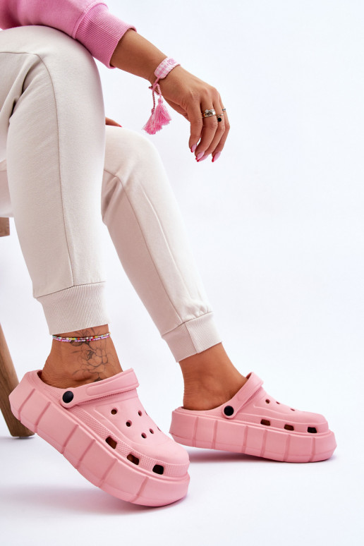 Crocs tipo šlepetės su paaukštinta platforma rožinės spalvos Beckett Crocs tipo šlepetės su paaukštinta platforma rožinės spalvos Beckett