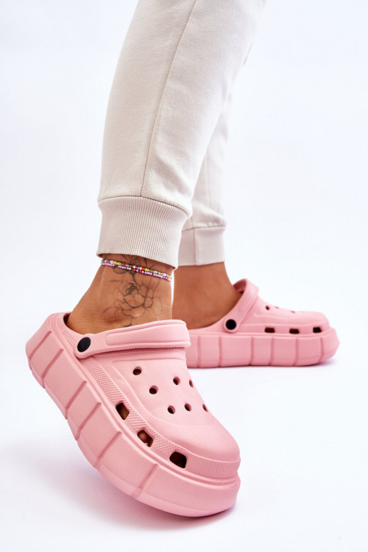 Crocs tipo šlepetės su paaukštinta platforma rožinės spalvos Beckett Crocs tipo šlepetės su paaukštinta platforma rožinės spalvos Beckett