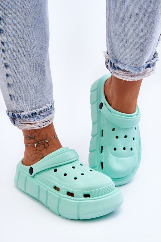 Crocs tipo šlepetės su paaukštinta platforma mėtinės spalvos Beckett Crocs tipo šlepetės su paaukštinta platforma mėtinės spalvos Beckett