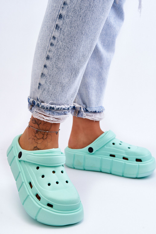 Crocs tipo šlepetės su paaukštinta platforma mėtinės spalvos Beckett Crocs tipo šlepetės su paaukštinta platforma mėtinės spalvos Beckett