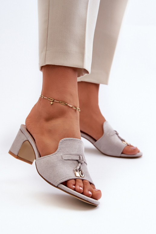 Moteriškos šlepetės Z iš eko zomšosu su kulniukais pilkos spalvos Jemenna