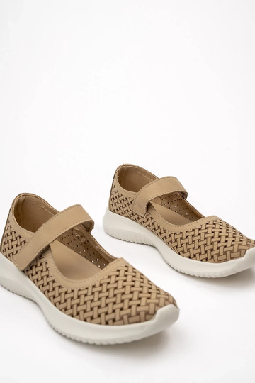 Abrikosinės balerinos "Inga"