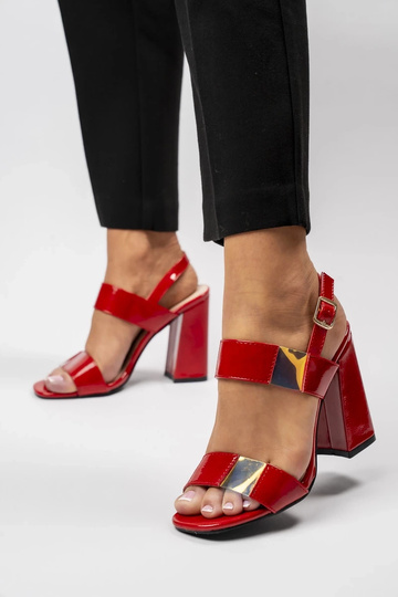 Aušrinės basutės raudonos