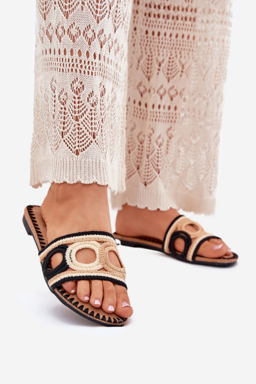 SzydełkoĮe Moteriškos šlepetės su plačiais kulniukais juodos spalvos Nirina