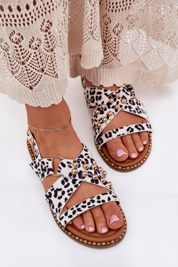 Moteriškos basutės su plačiais kulniukais Ze aukso spalvosmi Smeigės Baltos-juodos spalvos Zanira