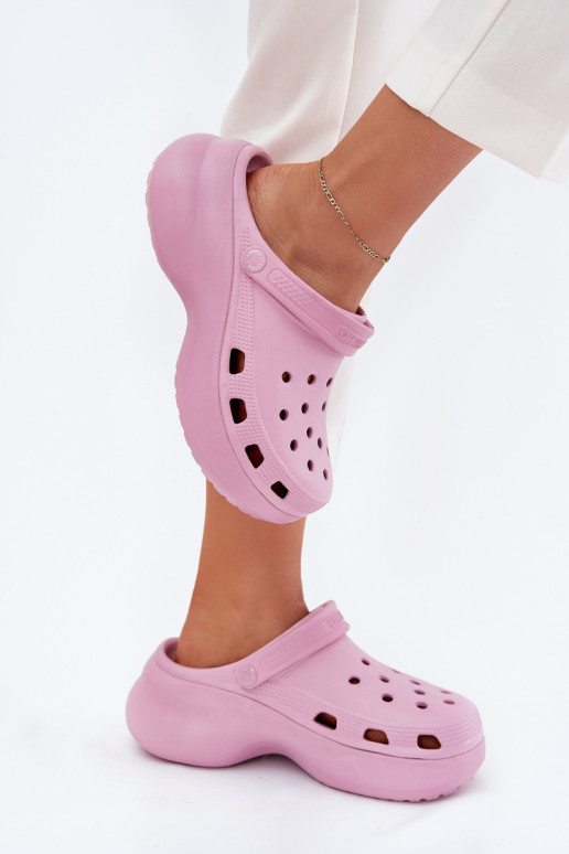 Lengvos šlepetės Moteriškos šlepetės su madingais masyviais padais Big Star RR274A120 rožinės spalvos Lengvos šlepetės Moteriškos šlepetės su madingais masyviais padais Big Star RR274A120 rožinės spalvos