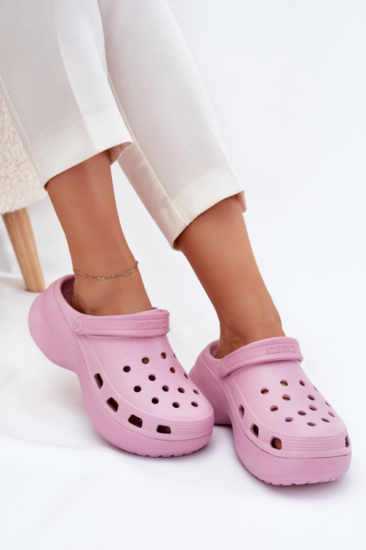 Lengvos šlepetės Moteriškos šlepetės su madingais masyviais padais Big Star RR274A120 rožinės spalvos Lengvos šlepetės Moteriškos šlepetės su madingais masyviais padais Big Star RR274A120 rožinės spalvos