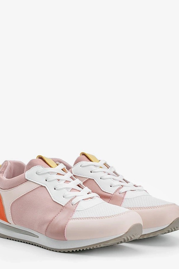 Balti bateliai su geltonais... 2