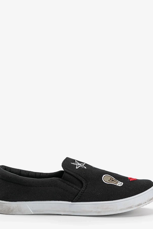 Pilki sportiniai bateliai, „Justice"