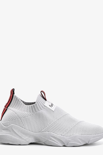 Balti sportiniai bateliai,...