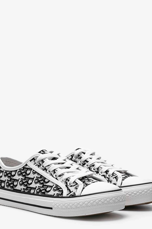 Juodi pinti sandalai, „Chimmie"