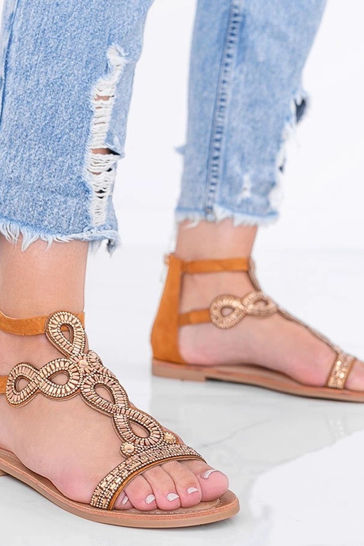 Smėlio spalvos sandalai su kutais,...