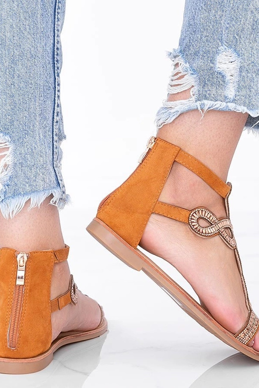 Smėlio spalvos sandalai su kutais,...