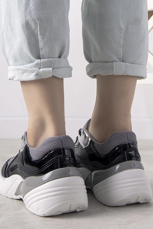 Juodi sportbačiai aukštu padu Rude Juodi sportbačiai aukštu padu Rude