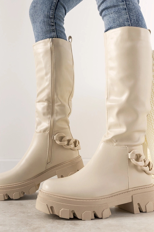 Juodi aulinukai su aukso grandine,...