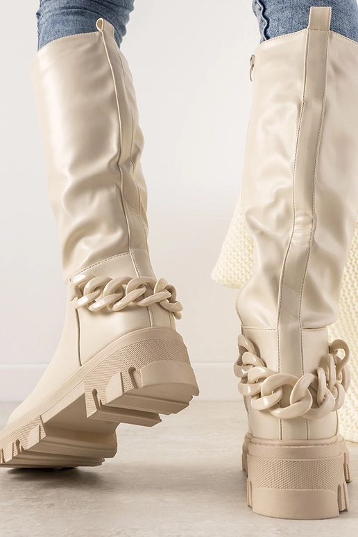 Juodi aulinukai su aukso grandine,...