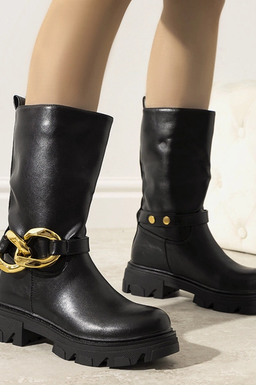 Juodi izoliuoti kulkšnies...