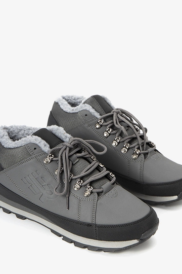 Pilkos spalvos izoliuoti sportiniai batai vyrams Grifar 2