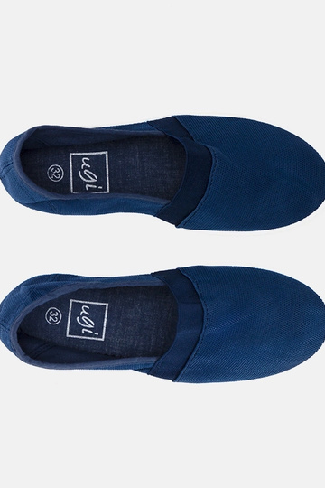 Juodi aukštakulniai ant... 2