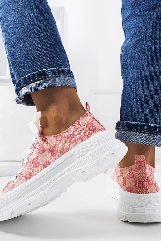 Blizgantys perlamutriniai bateliai...