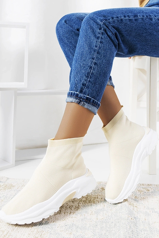 Rudi aukšti sportiniai bateliai,...