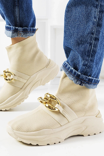 Martina smėlio spalvos...