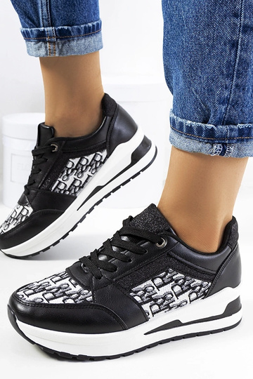 Juodi sportiniai bateliai storu padu ir raišteliais Aloisia