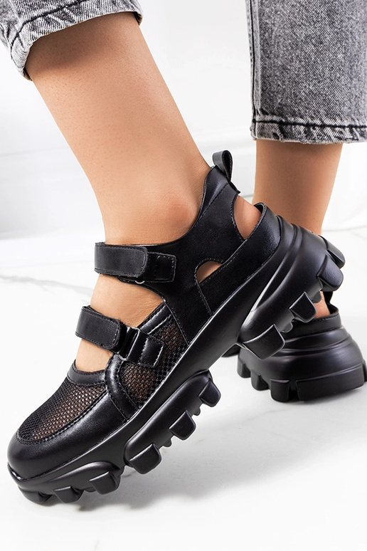 Balti moteriški pusbačiai, „Huard"