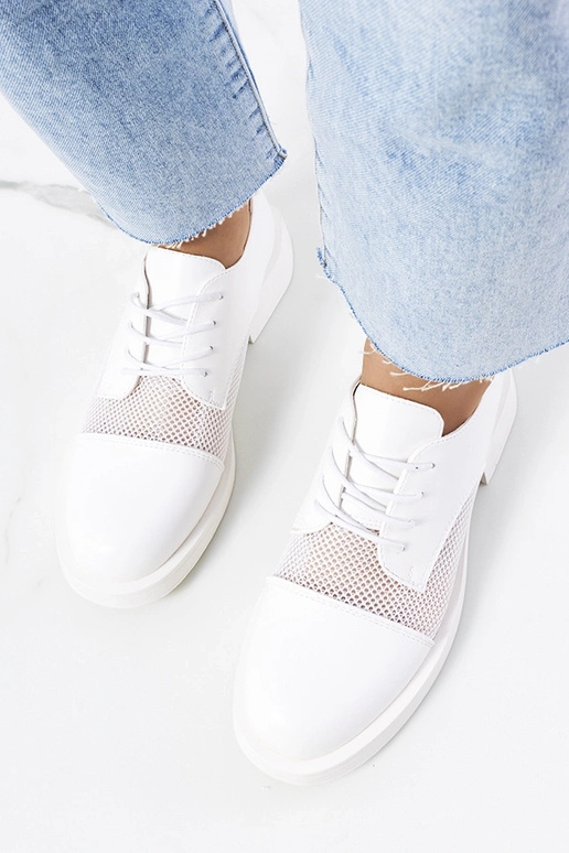 Juodi pusbačiai ant traktoriaus...