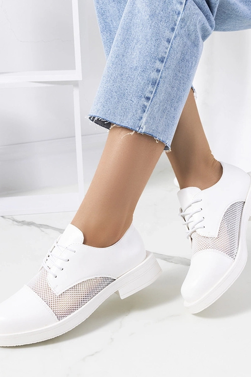 Juodi pusbačiai ant traktoriaus...