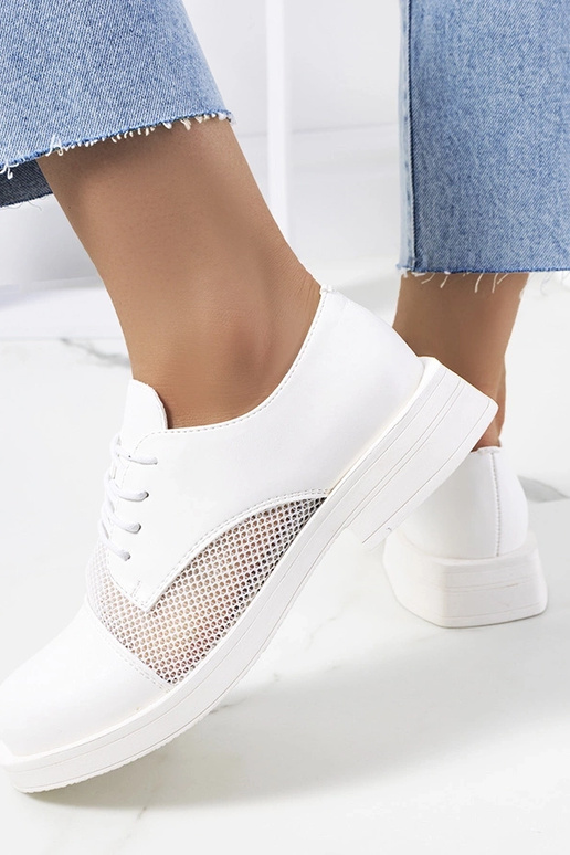 Juodi pusbačiai ant traktoriaus...