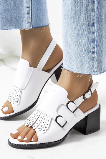 Baltos odinės basutės su...